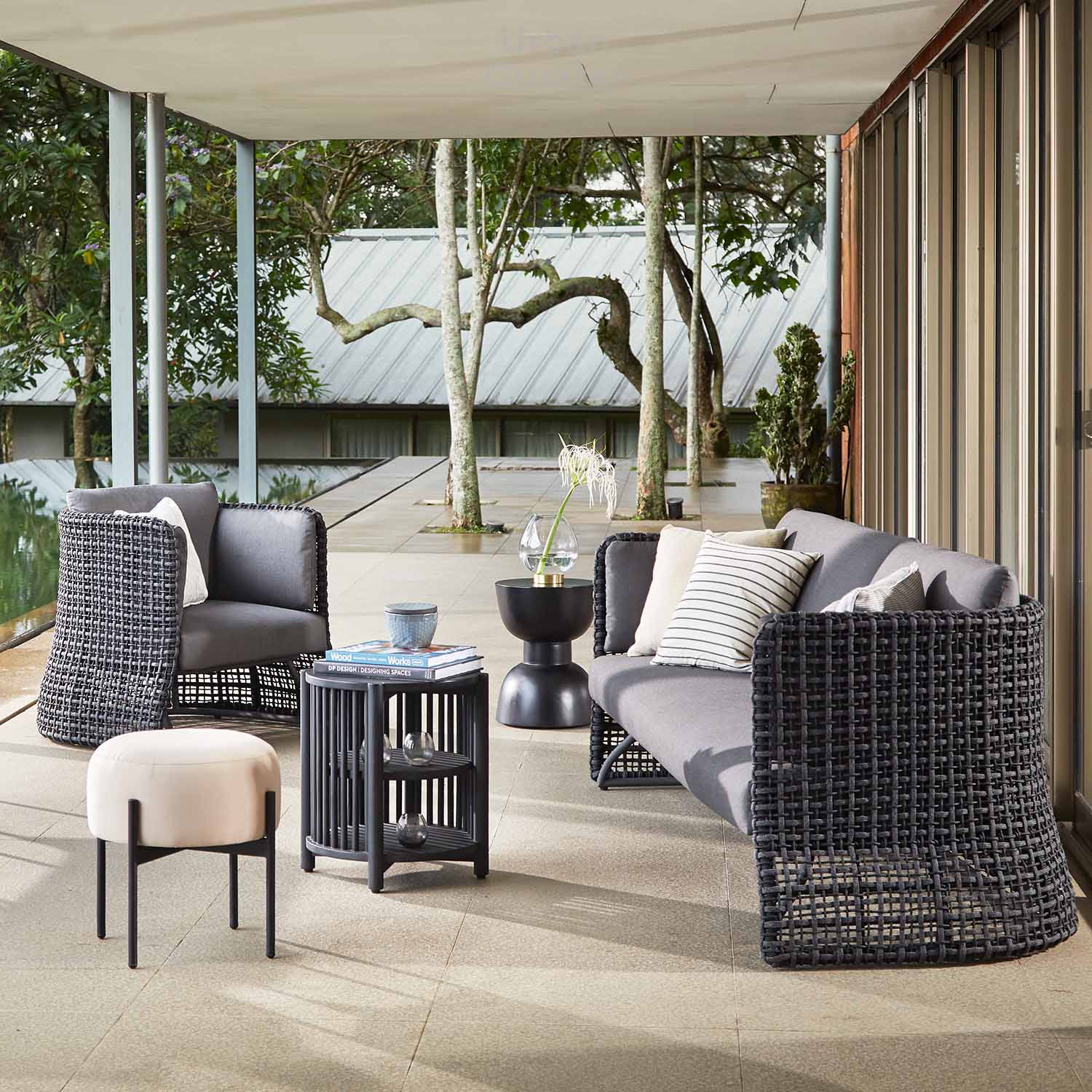 211115_UQ_gautama71260(01)