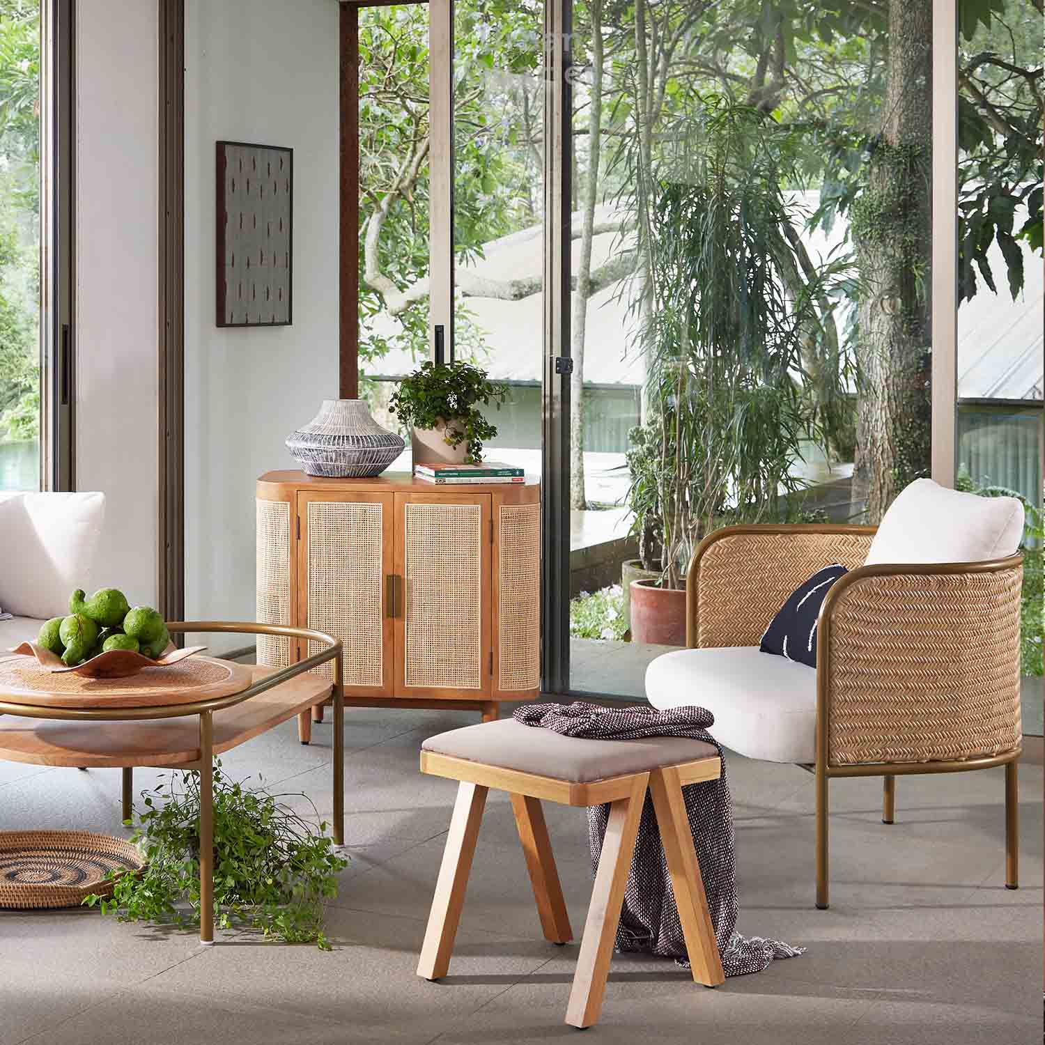 211115_UQ_gautama72859(03)